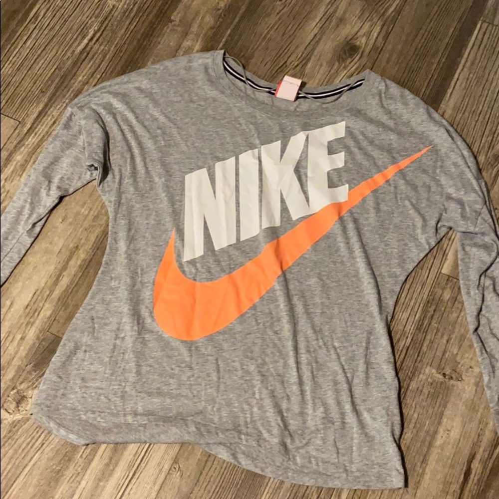 Women’s Nike Long Sleeve Shirt